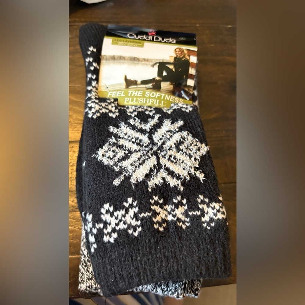 Cuddl Duds Black and White Knit Socks